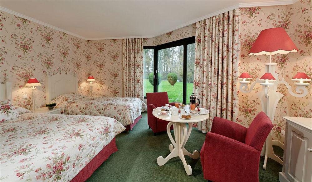 Hotel Chateau Tilques Oda fotoğraf